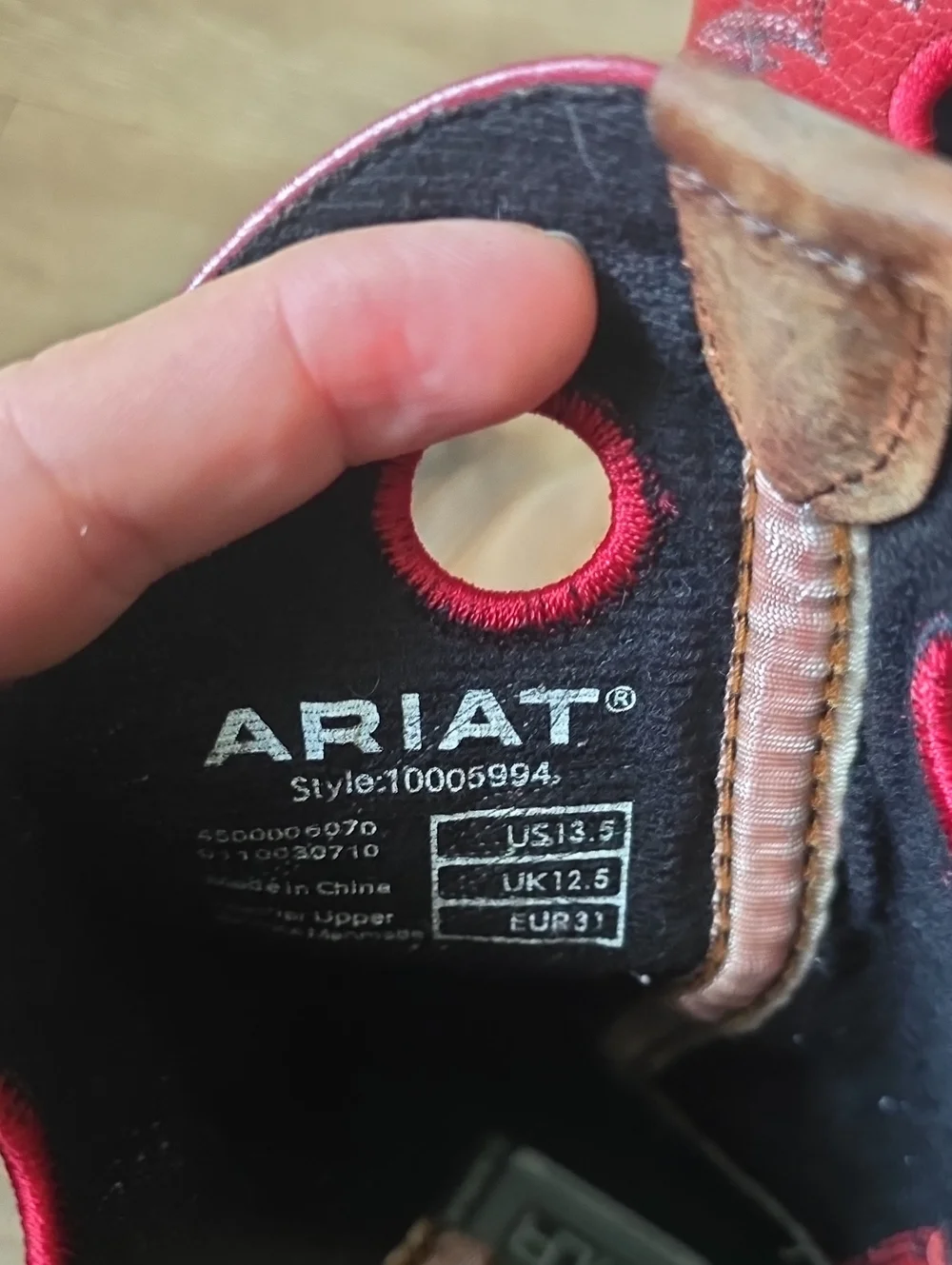Ariat pull kids